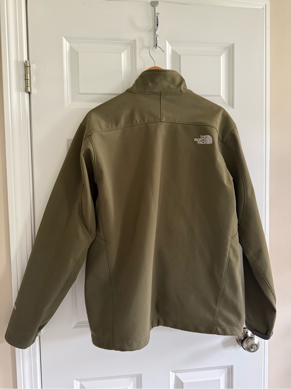 The North Face APEX Men's Olive Green Softshell Jacket - Picture 4 of 4
